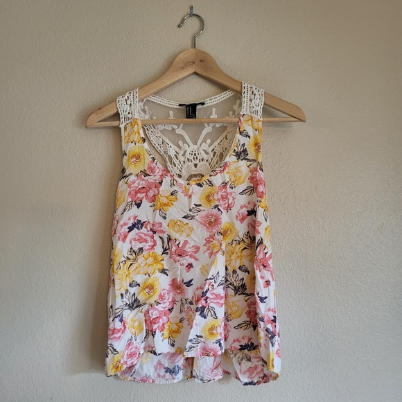 Boho Floral Lace Crochet Tank Top - Picture 1 of 7